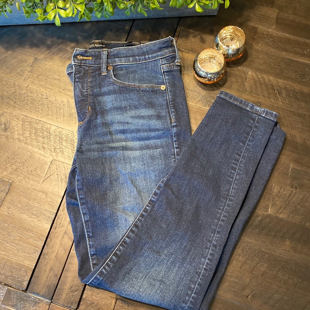BR Mid-Rise Skinny Jean